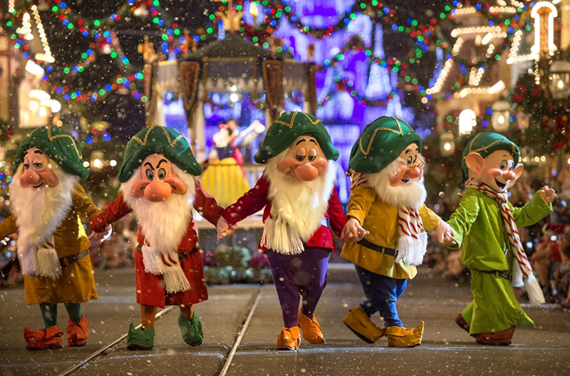 Mickey’s Very Merry Christmas Party - All You Need to Know - FAQs! - Walt Disney World Made Easy