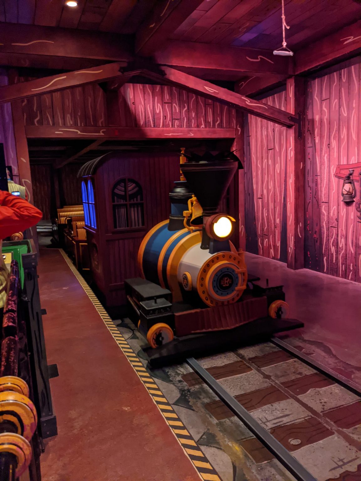 walt disney world mickey and minnie's runaway railway mcdonalds